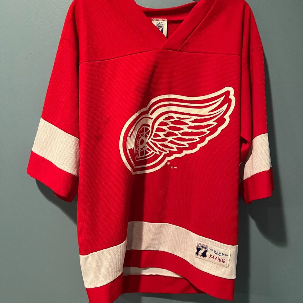 Signed Red Wings Jersey Yzerman Number 19 Youth Size XL